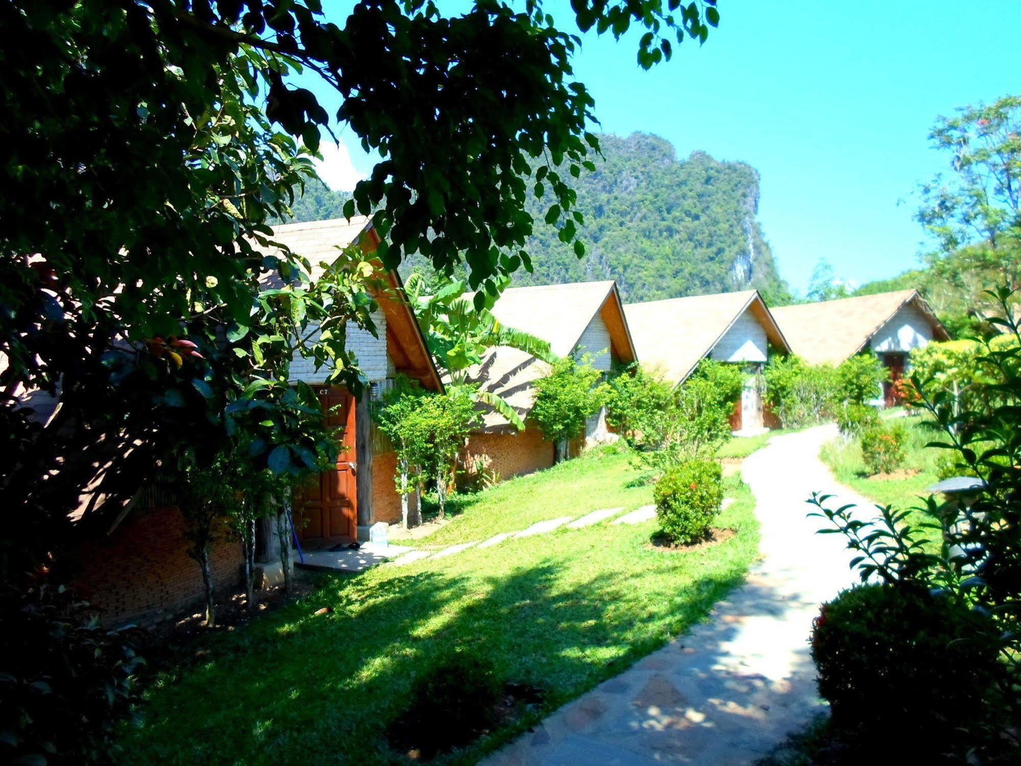 The Cliff & River Jungle Resort Пханом Экстерьер фото